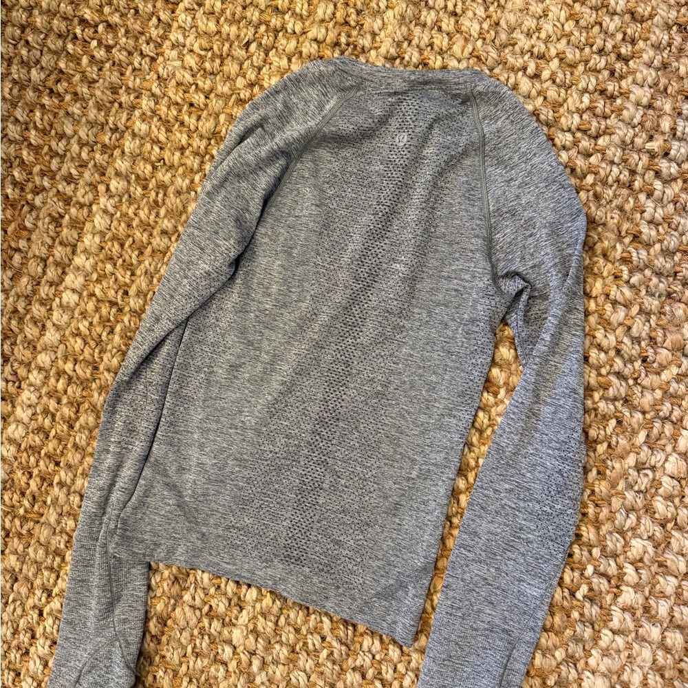 lululemon athletica Gray Seamless Long Sleeve Crew - Picture 3 of 4